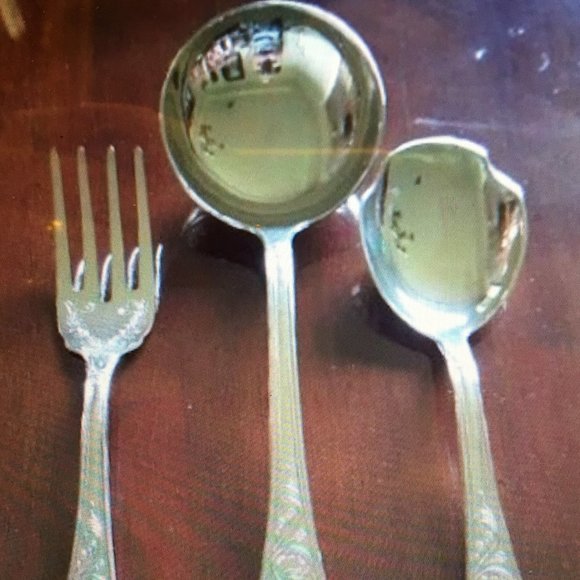 (SOLD)πHPπ Premium 51 Piece Italian Flatware Set, Service for 12 + Serving Set - Picture 5 of 16